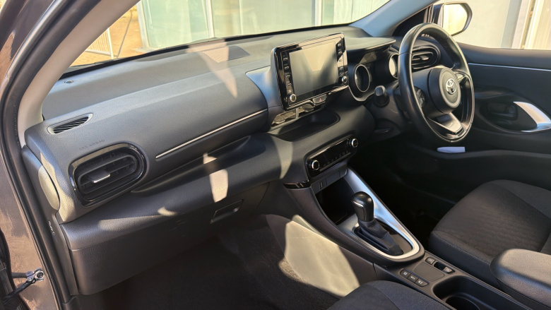 Toyota Yaris 1.5 Hybrid Design 5dr CVT Hybrid Hatchback